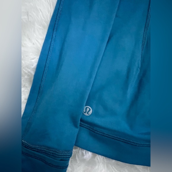 Lululemon Its Rulu Run Long-Sleeve Shirt
Marlin Size 4 - Picture 7 of 7